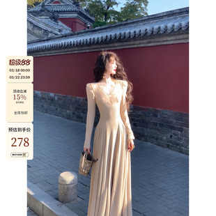 吃绿色菜【生花叙】V领温柔氛围感拼接蕾丝花边裙子大裙摆连衣裙