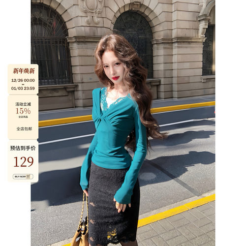 吃绿色菜【甜酒芭莉 圣诞新品】蕾丝拼接纯欲扭结收腰打底针织衫