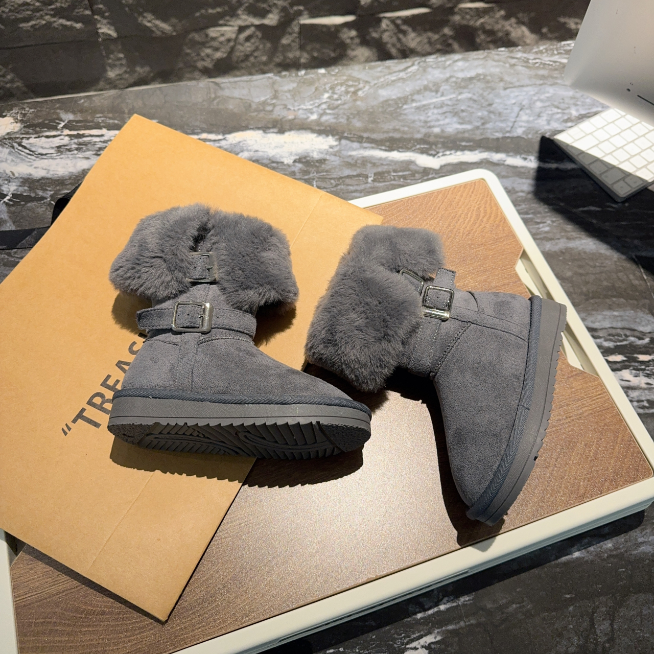 儿童长筒雪地靴2025冬季女大童设计感带扣两穿骑士靴复古保暖棉靴