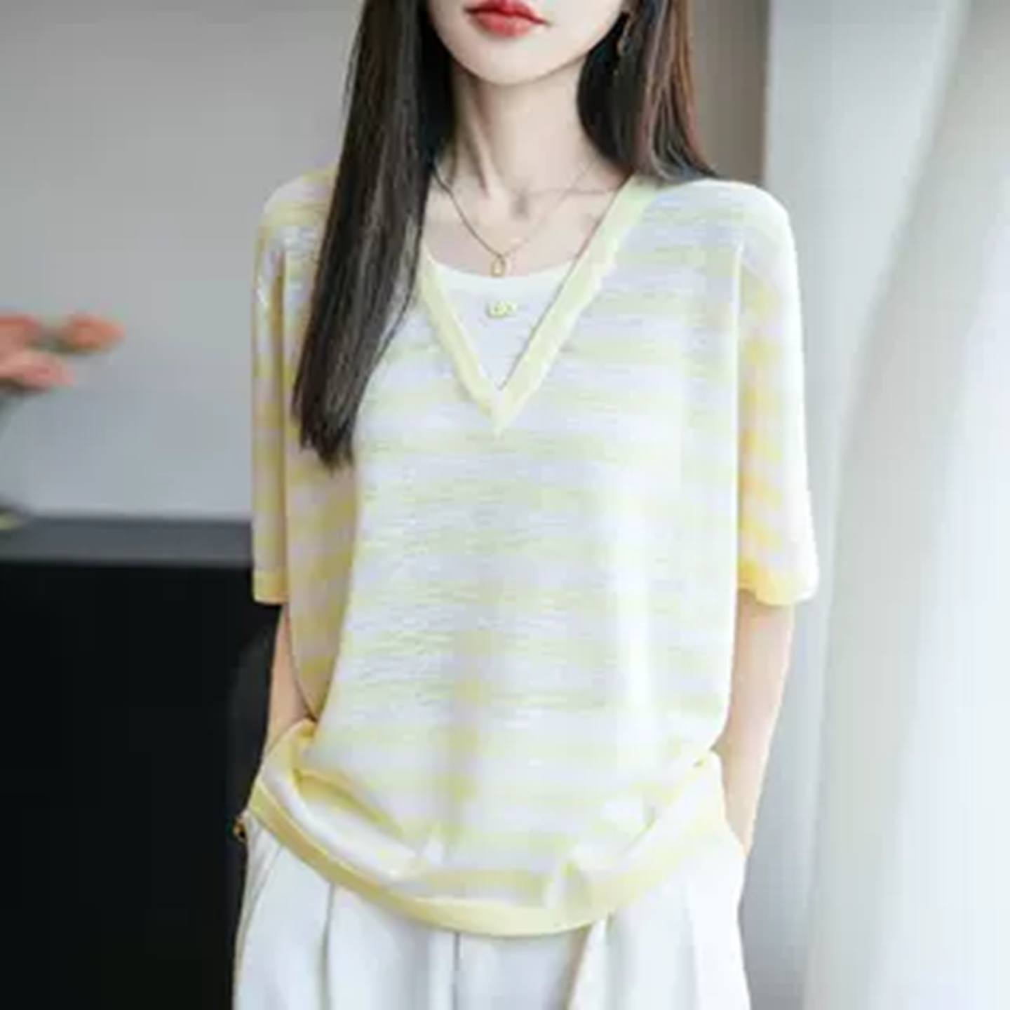 2025年夏季新款V领针织衫五分袖女拼色条纹宽松套头假两件