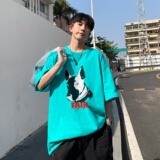 湖绿色