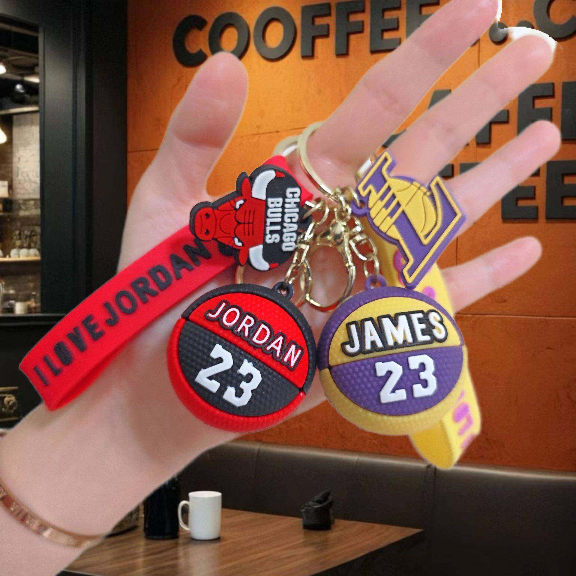 跨境潮酷篮球球队纪念钥匙扣湖人公牛队书包挂件礼物赠送地推礼品