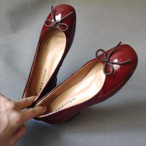 春季新款方头牛皮漆皮低跟芭蕾舞