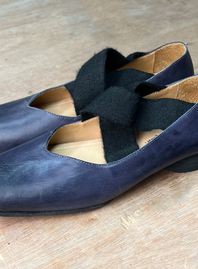 图巴客 蓝色小牛皮手工猪鼻子芭蕾舞鞋复古擦色粗跟交叉绑带单鞋