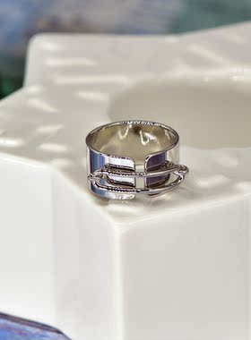 未来感卡扣情侣配饰钛钢戒指