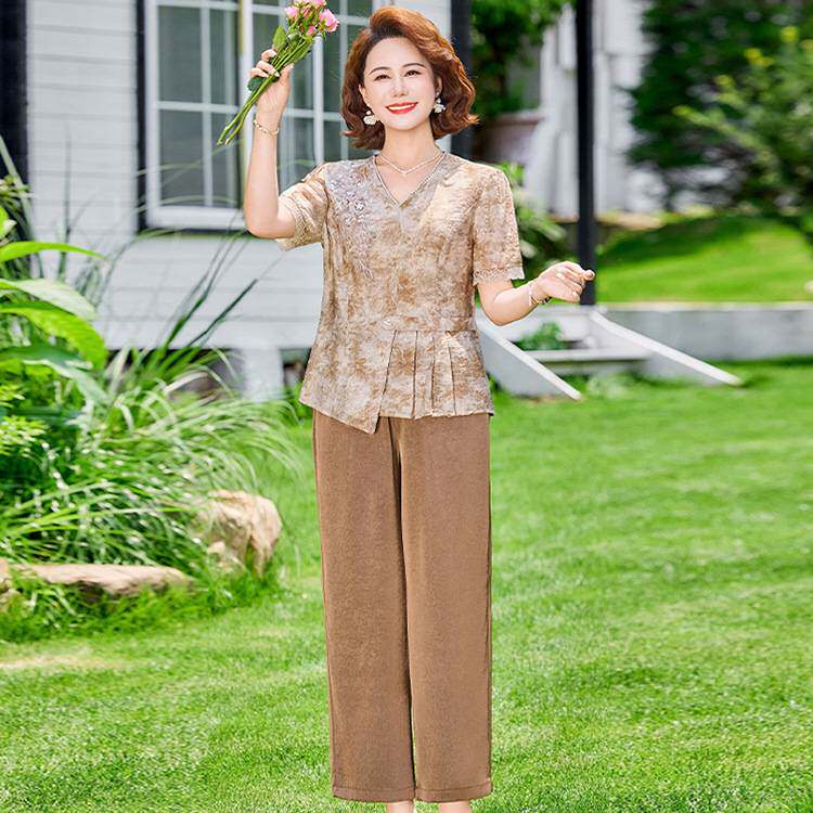 专柜官方妈妈夏装流行洋气套装2026新款短袖小衫中老年女装夏季气