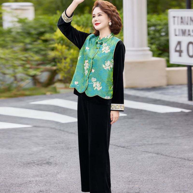 专柜品牌新中式妈妈春装套装时尚新款中老年春秋复古感马甲金丝绒