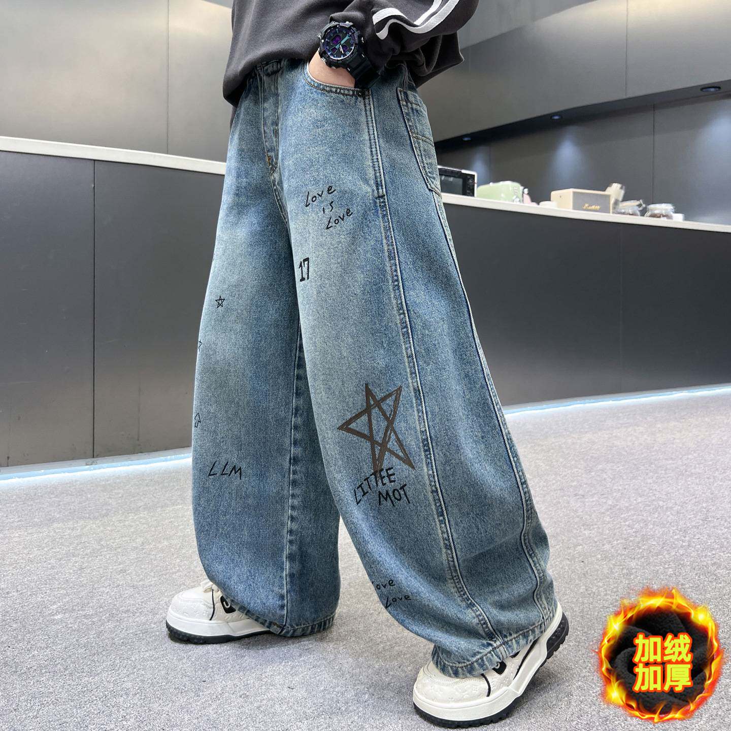 专柜品牌男童加绒牛仔裤韩范字母印花阔腿裤中大儿童秋冬季潮流时