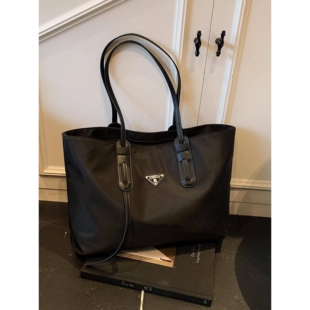 专柜品牌跨境超火牛津布大容量托特包女新款休闲简约单肩包轻便腋