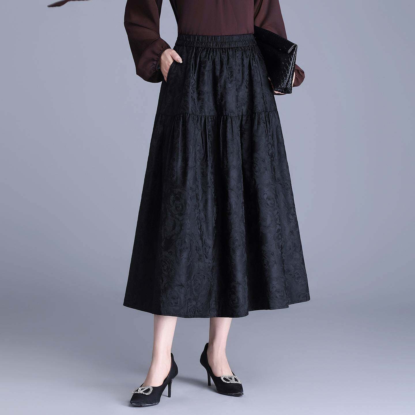 专柜品牌2026春季重工刺绣女黑色休闲女大摆半身裙 时尚半身长裙