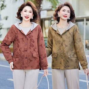 专柜品牌妈妈春装时尚连帽夹克外套薄款百搭新款洋气中老年女装春