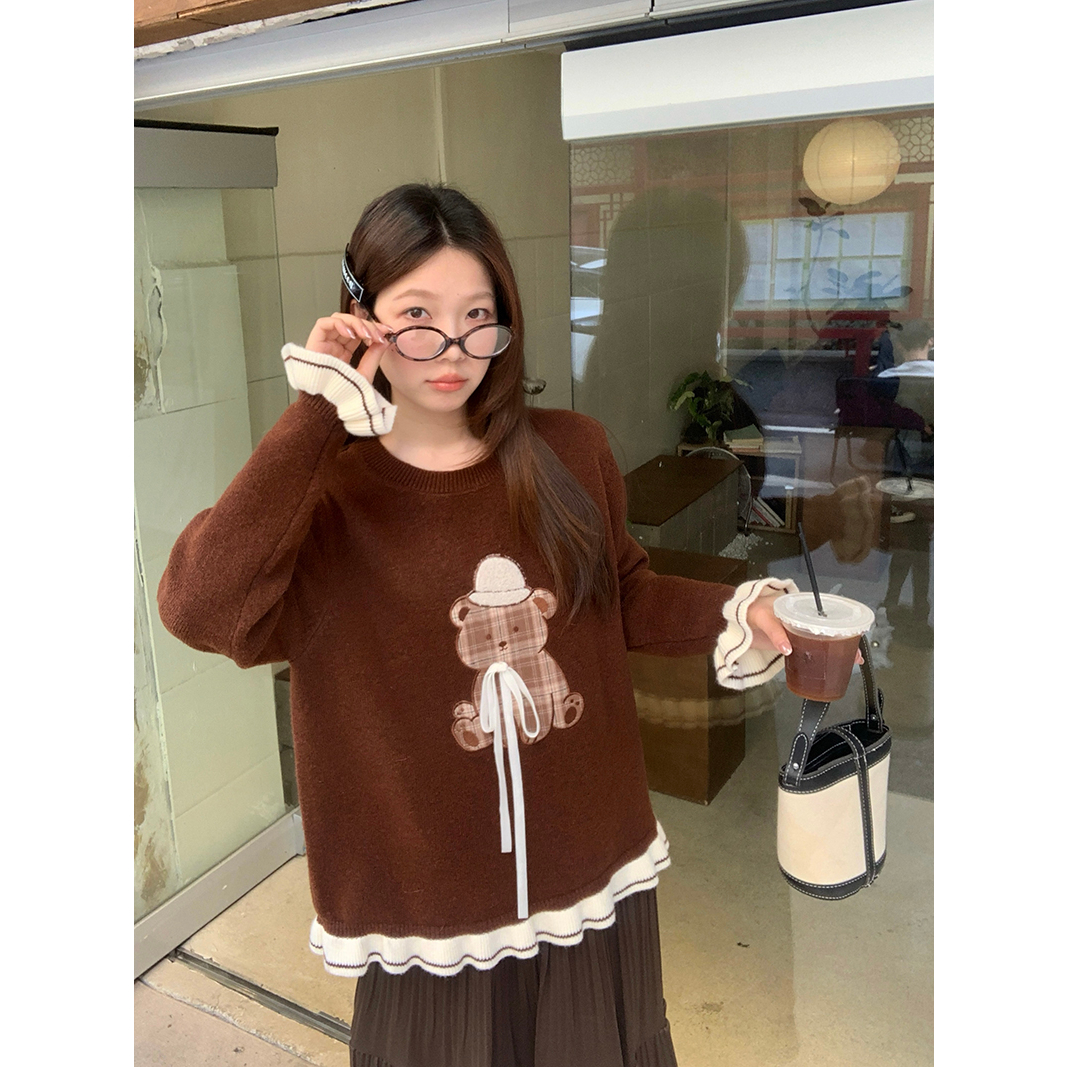 微胖2025冬装新款胖mm大码女甜美刺绣小熊撞色花边针织宽松上衣