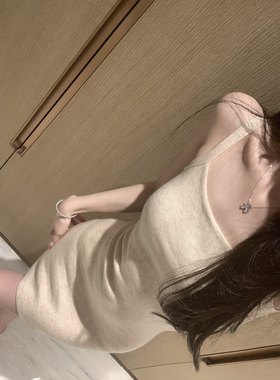 Yumeo钰 一口奶油～两色入温柔浅色系吊带紧身包臀针织裙连衣裙