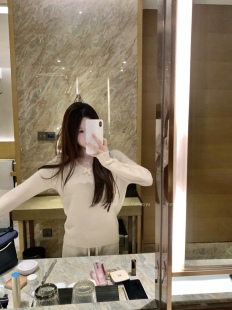 甜心少女～100羊毛V领针织打底蝴蝶毛衣 Yumeo钰