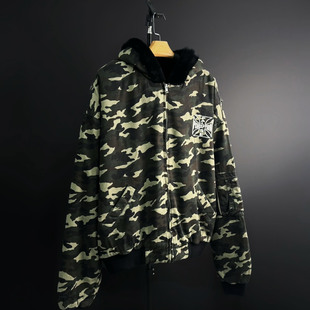 False 十字刺绣迷彩水獭皮草连帽飞行夹克 Perception