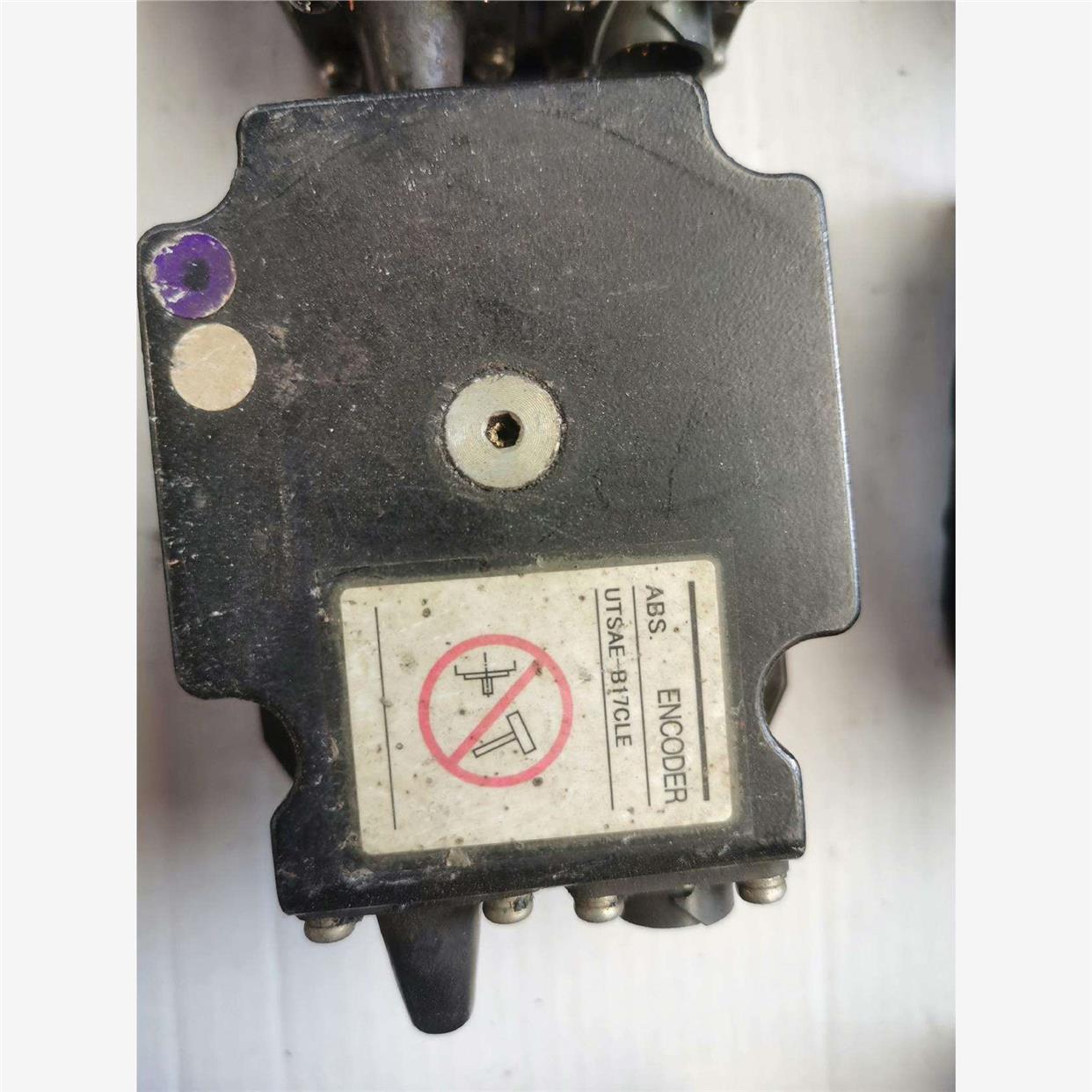 议价直拍不发：二手拆机安川编码器UTSAE-B17CLE，成色如图，实物