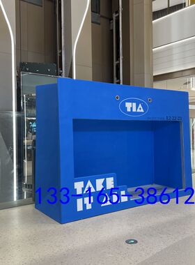 定制商业街装饰玻璃钢提手袋雕塑拍照打卡引流仿真包包模型大摆件