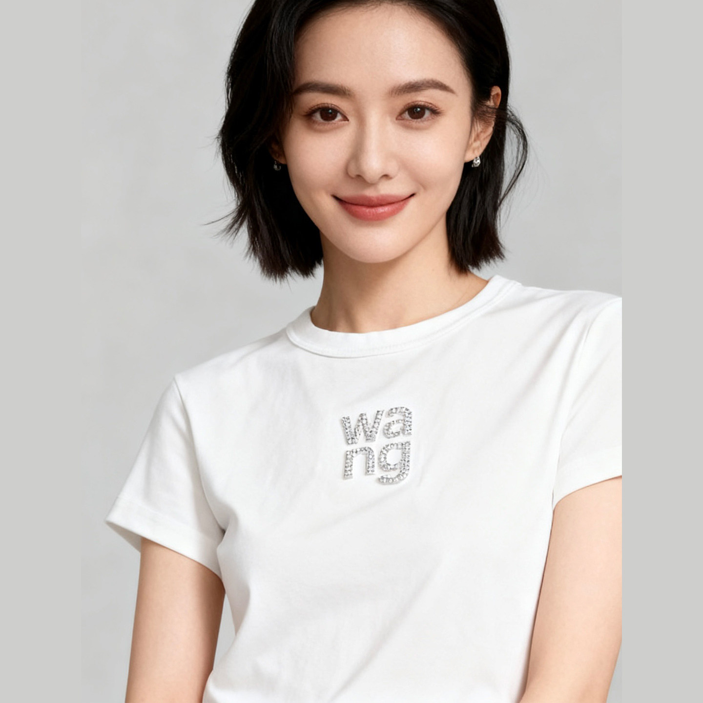 欧货潮牌2026夏季简约风白色圆领短袖T恤女烫钻字母修身显瘦纯棉T