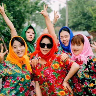 网红头巾女2025新款怀旧东北大花村姑红色绿色保暖表演拍照围巾女