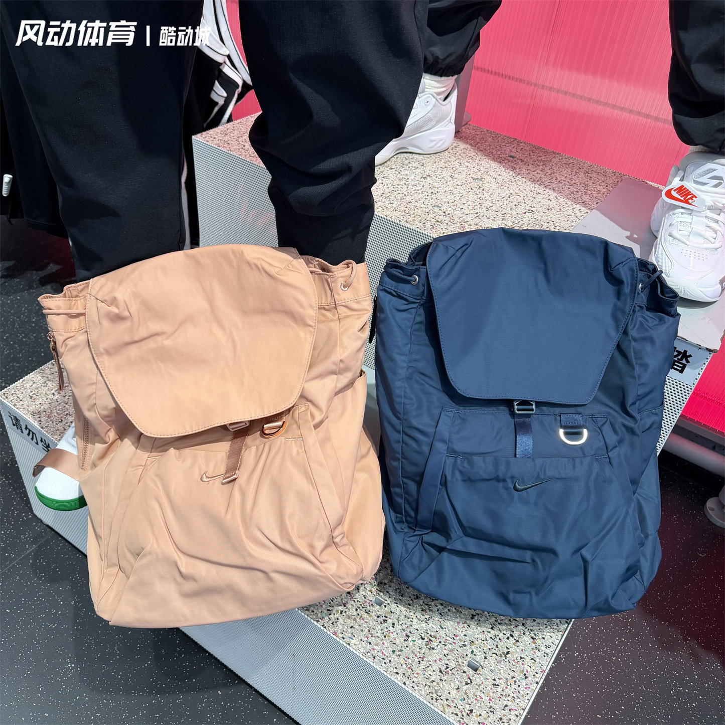 耐克男女防水可调肩带双肩背包