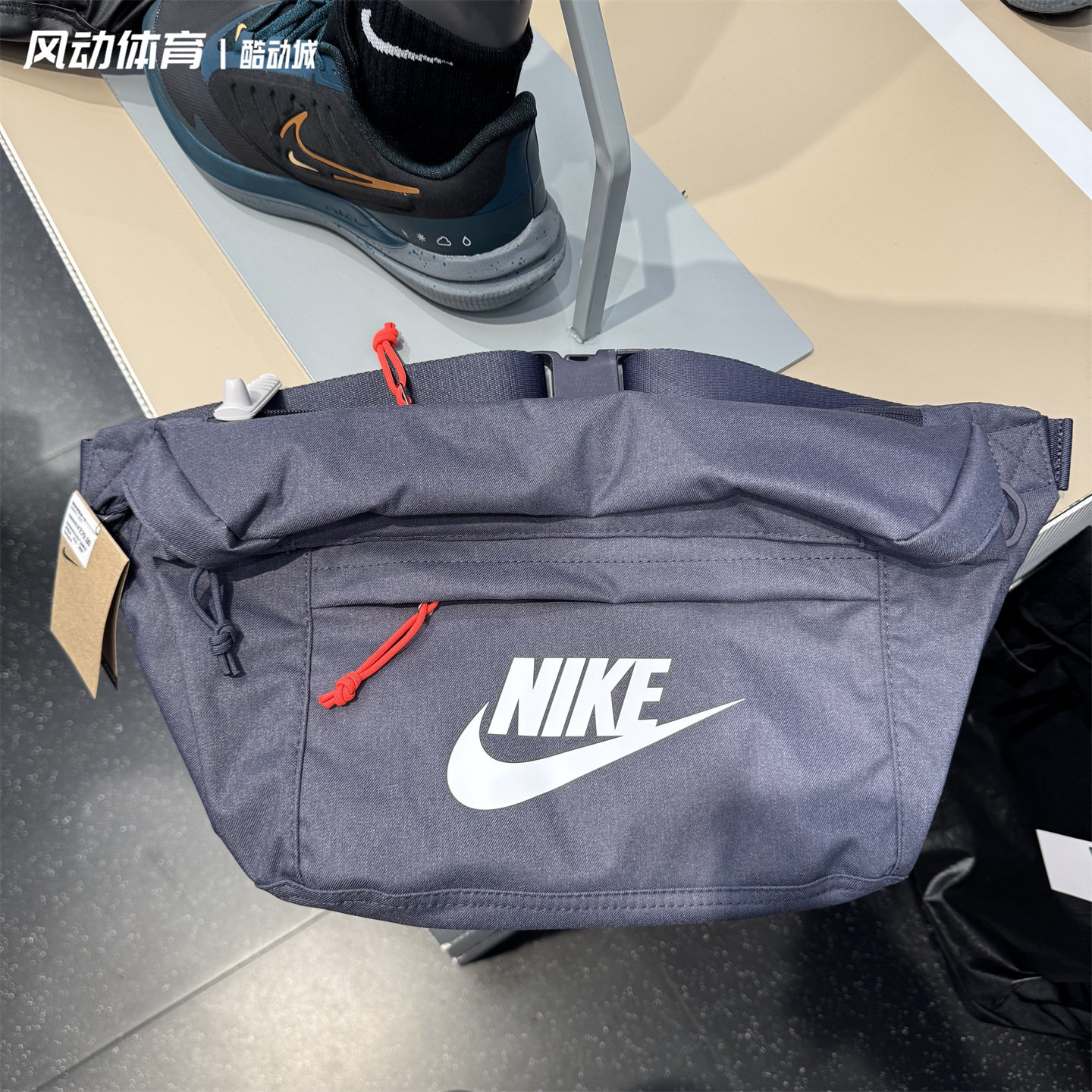 Nike耐克男女运动休闲大容量户外单肩斜挎包多口袋腰包BA5751-015