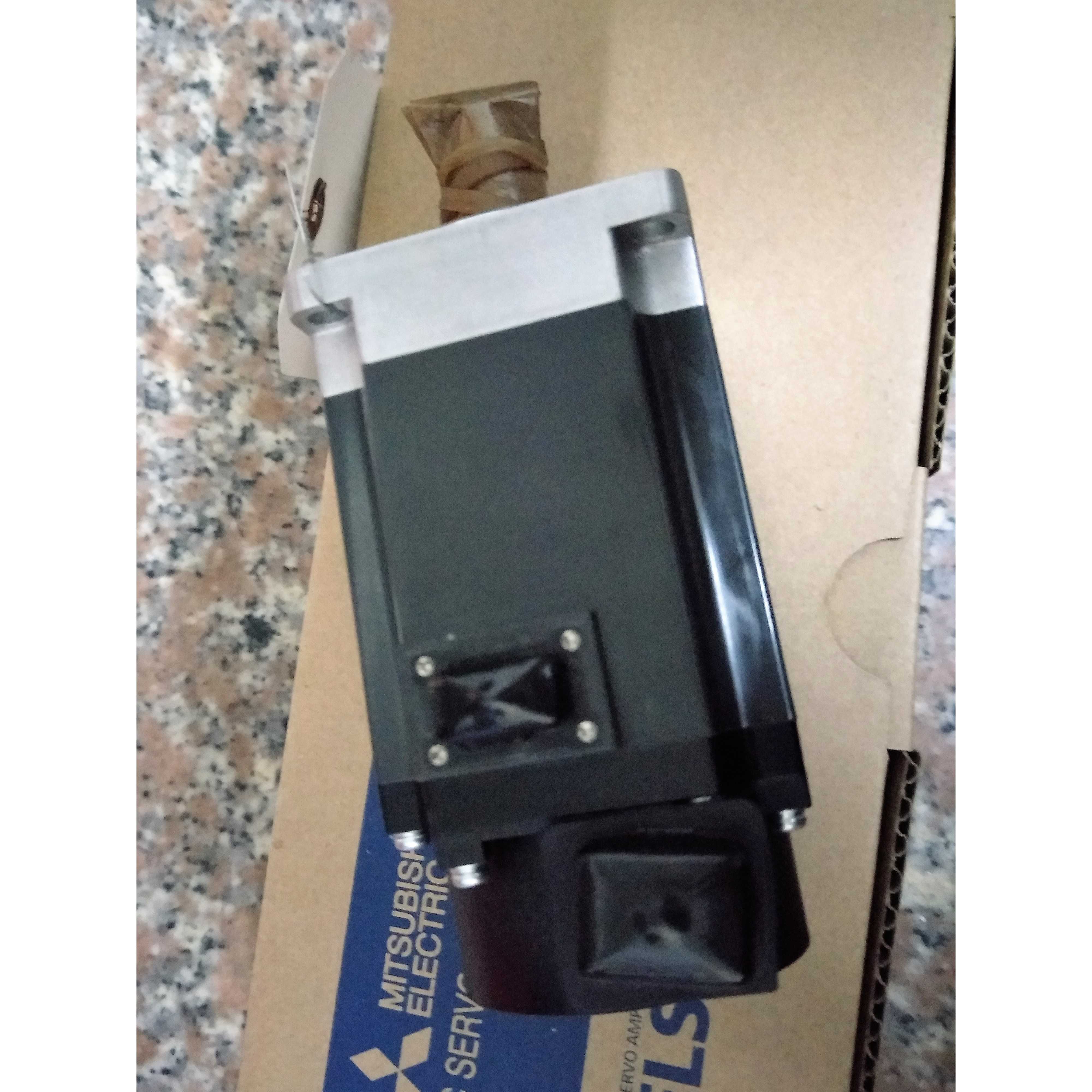 三菱伺服电机 HF-KN43J-S100