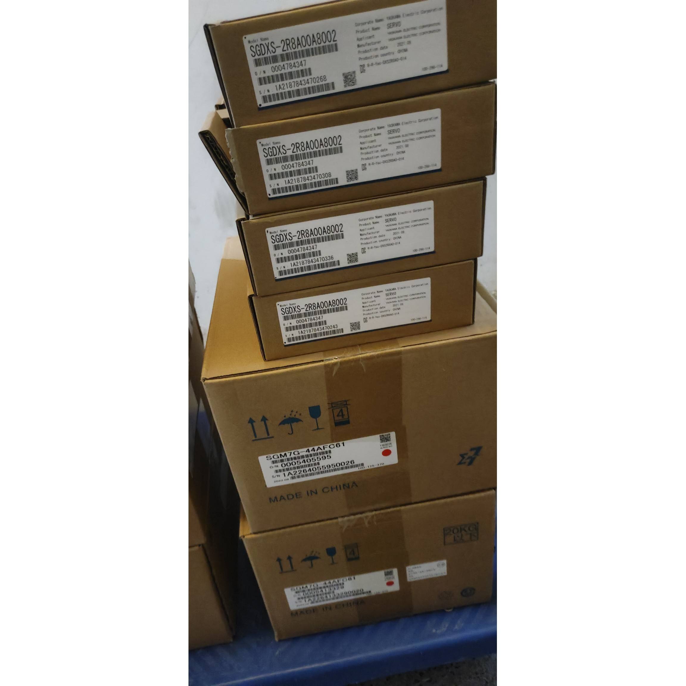 全新原装X系列安川400w伺服电机SGMXG-04AUA6SC2全新原装现货