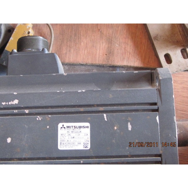 三菱伺服电机HC-RFS353K