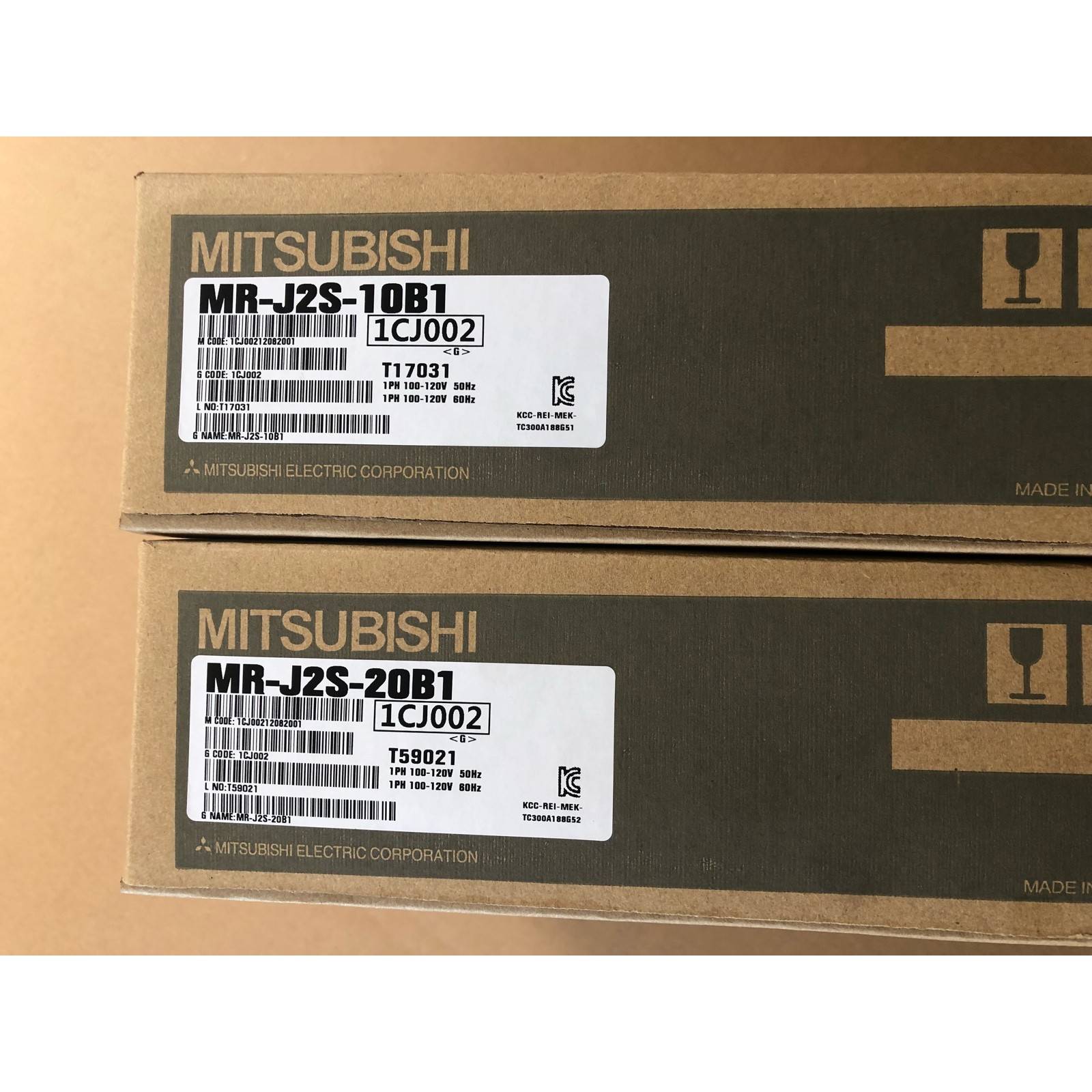 MR-J2S-100B-EE085 三菱驱动器 全新质保1年