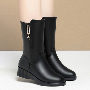 冬季真皮女靴防滑平底中跟加绒羊毛里妈妈皮靴马靴女棉鞋中筒靴子