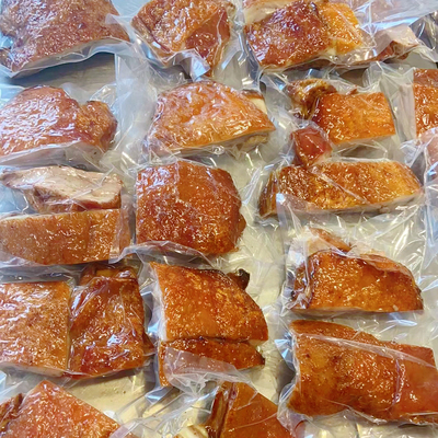 广东脆皮烧猪肉广式烧腊澳门港式烧肉熟食五花肉烤肉成品菜餐饮