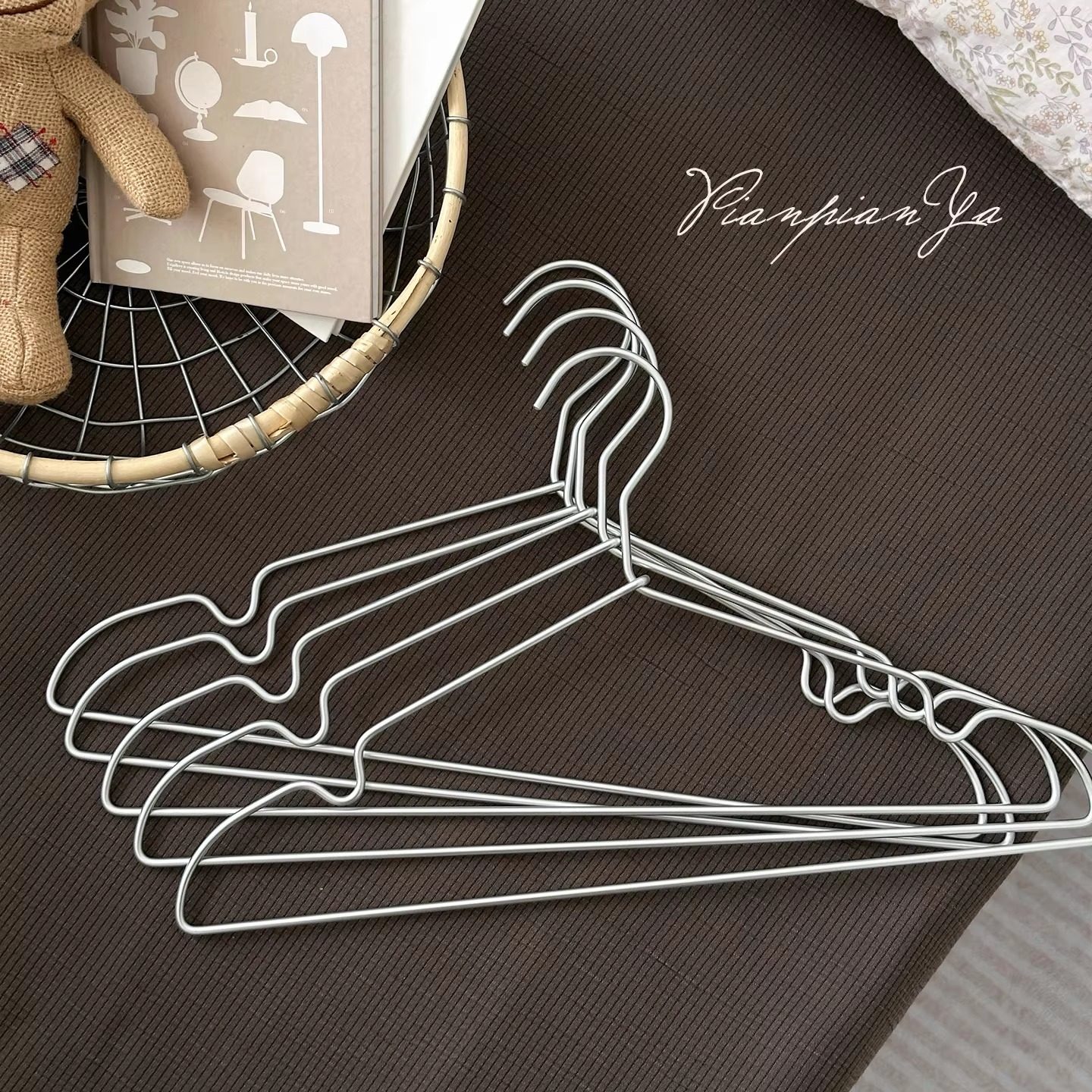 日式简约铝合金衣架裤子晾晒夹高级感无印防滑衣撑无痕晾晒挂衣架,收纳整理,金属衣架,淘宝优惠券,粉丝福利购,淘宝优惠卷