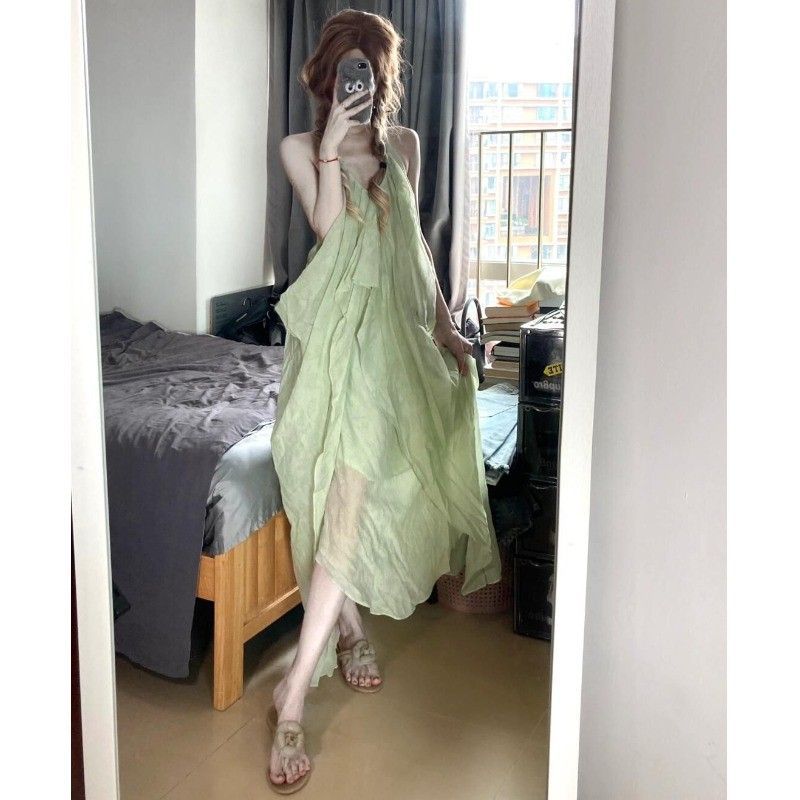 海边度假风露背V领挂脖连衣裙女