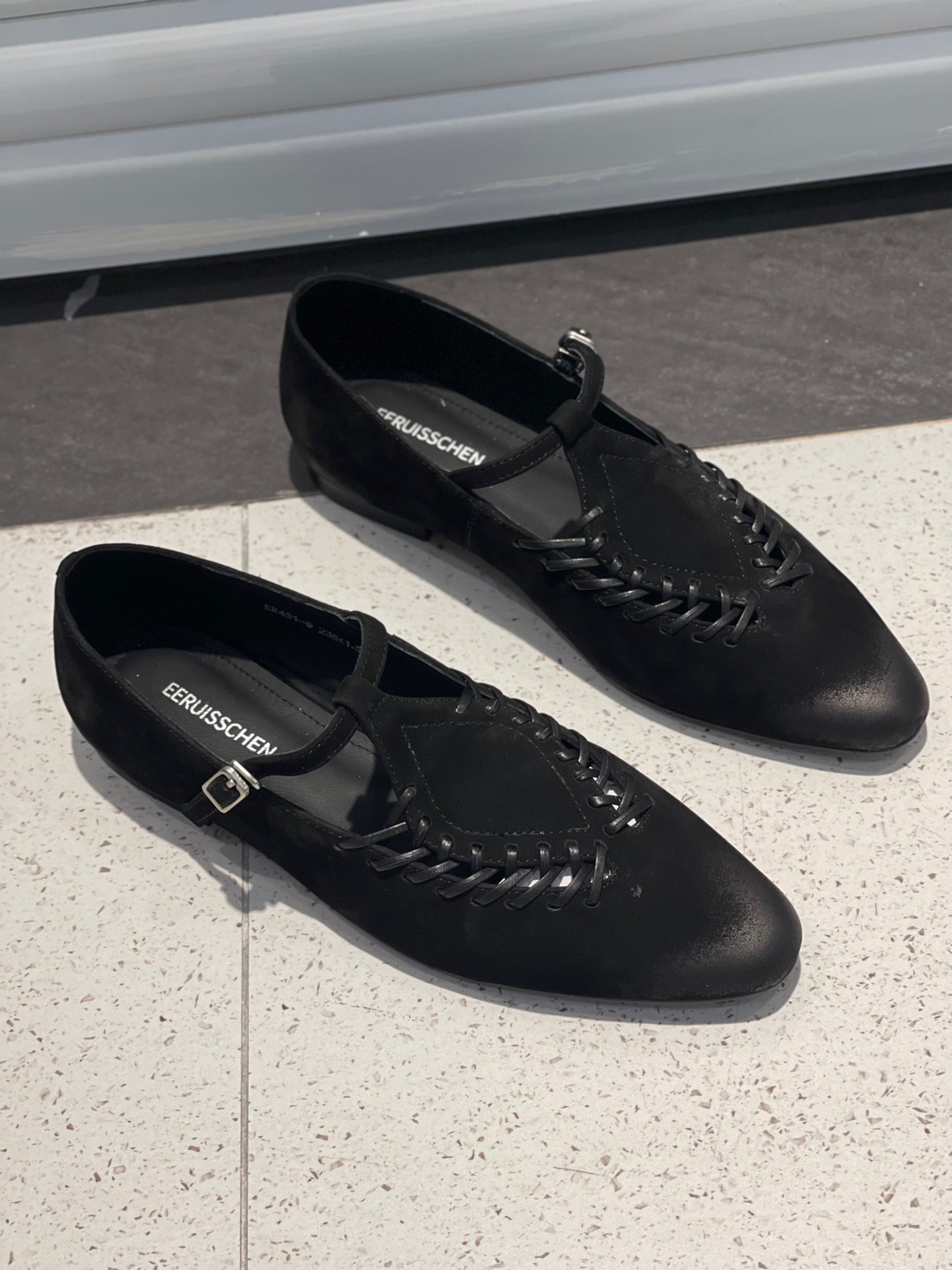 米拉之家女鞋真皮磨砂皮尖头单口鞋一字皮带扣镂空浪漫牛皮鞋小众