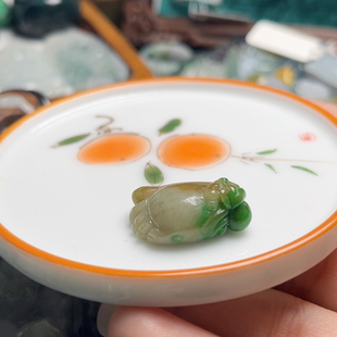 d14翡翠黄加绿知足常乐脚丫吊坠22