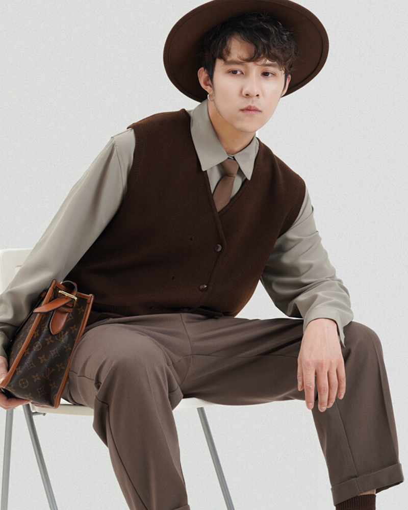 V领双排扣针织马甲背心