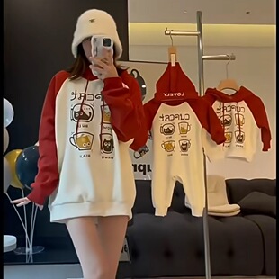 炸街亲子装秋冬一家三口撞色连帽卫衣母子母女加绒婴儿大码全家装