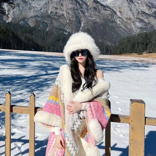 冬季毛毛球度假风女加厚披肩