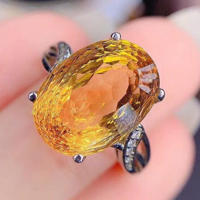 纯天然巴西黄水晶戒指暴力黄全净体品质鸟巢切工颜色超好