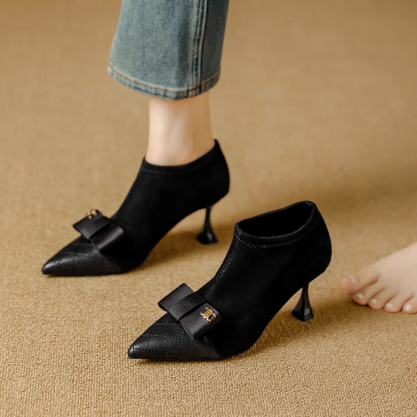 真皮黑色小香风深口高跟鞋女