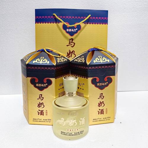 新品草原乌兰47度600ml马奶酒内蒙特产蒸馏型微黄箱装送礼品袋