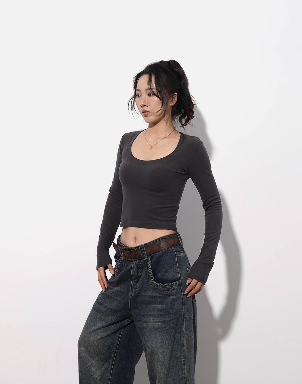 长袖显瘦U领高弹打底衫