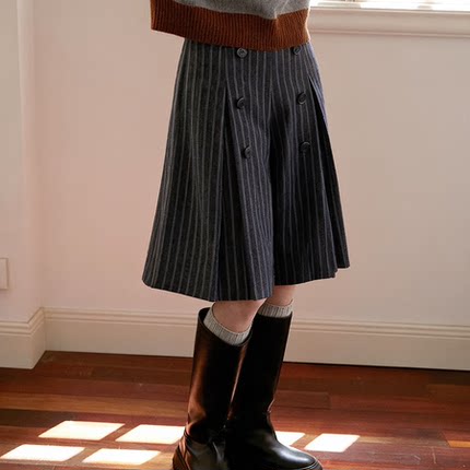 【现货】复古条纹工字褶A字廓形毛呢五分裤女秋冬宽松休闲短款