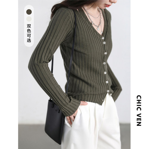 V领坑条针织衫修身假两件上衣