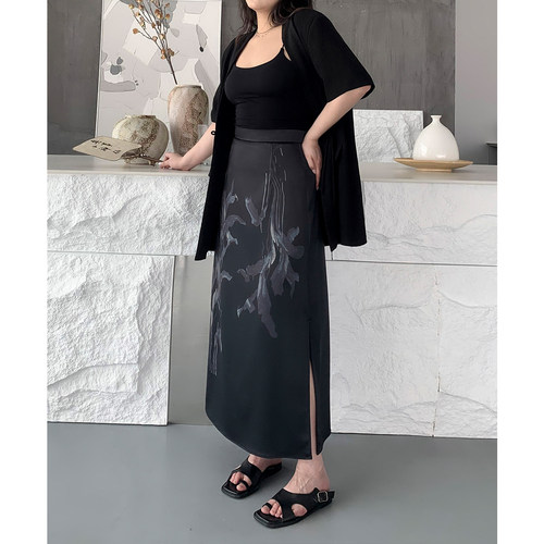 款新中式仿缎面印花半身裙