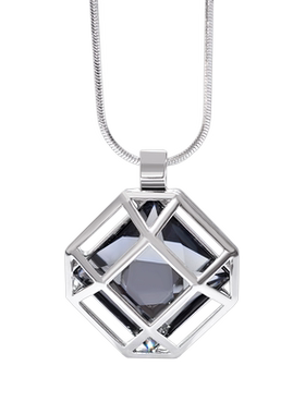 新品几何方形吊坠搭配项链