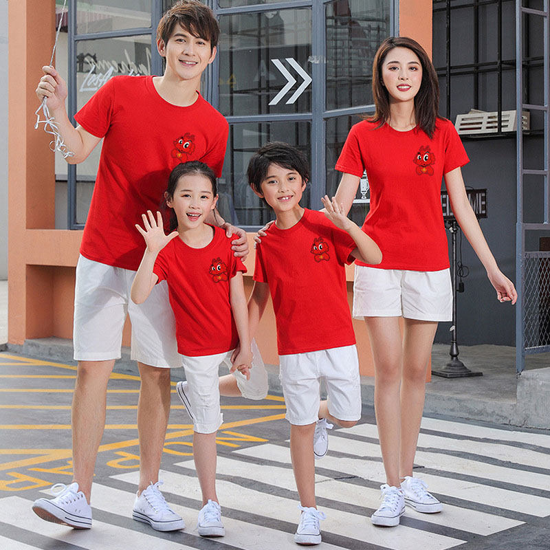 용의 해 부모-자식 의류 새해 2024 새로운 스타일 3 4 아버지 아들 어머니 의류 면화 축제 빨간색 반팔 바닥