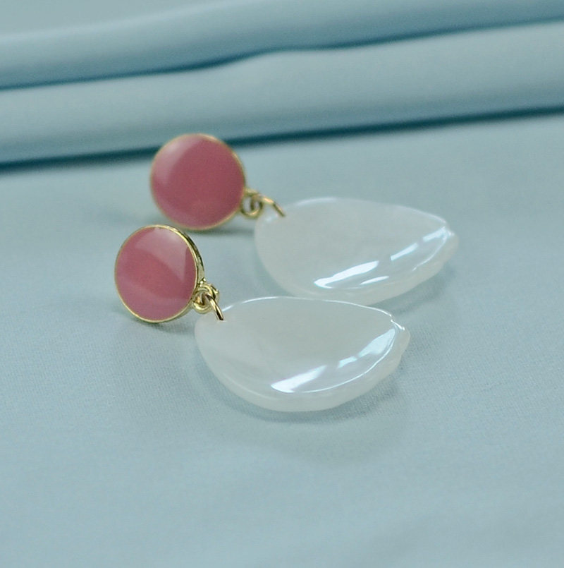 s925银针耳饰女韩国新款小众设计雪白花瓣珐琅耳环清新耳钉饰品,饰品/流行首饰/时尚饰品新,耳环,淘宝优惠券,粉丝福利购,淘宝优惠卷