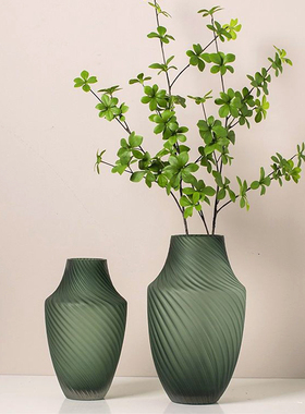 现代高级感磨砂哑光墨绿色鲜花水培旋纹玻璃花器岛台桌面装饰摆件