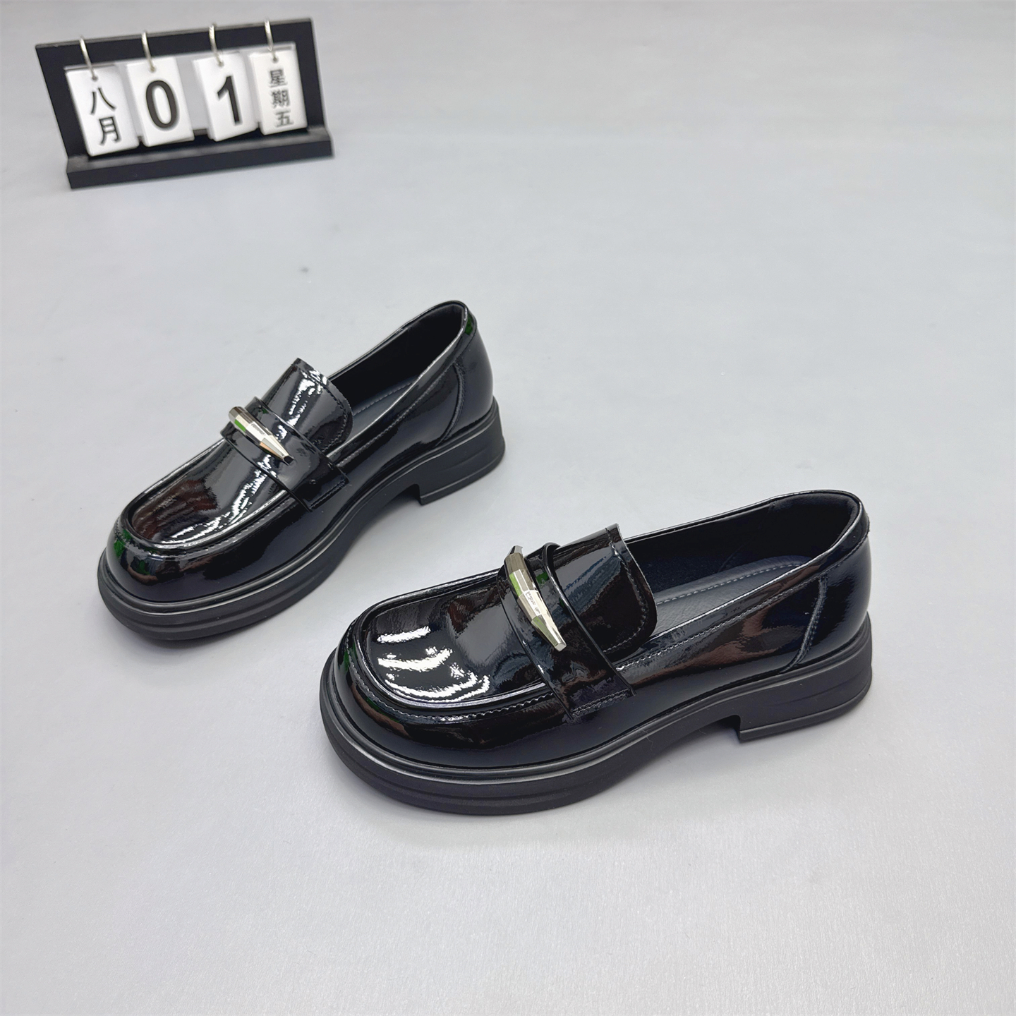 真皮女鞋圆头粗跟百搭英伦小皮鞋